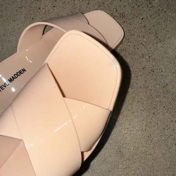 Steve Madden Jomay Retro Jelly Sandals - Picture 3 of 3